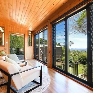  Holiday home Timbertop Retreat